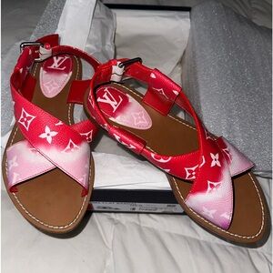 100% Authentic Louis Vuitton Sandals🩷